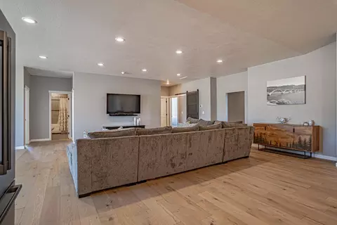 Living - 3808 Willow Springs Rd, Central Point, OR 97502 photo 1 of 2