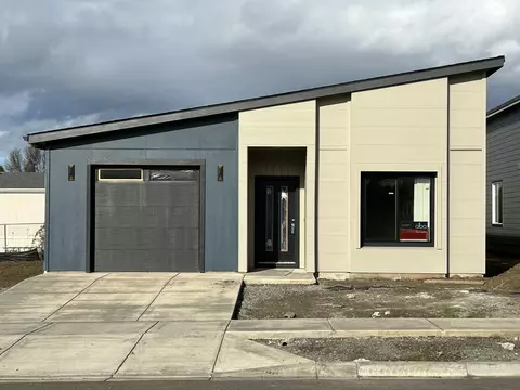 670 Terrazzo Way, Medford, OR 97501