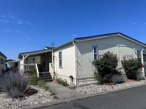 4200 Summers Ln #24, Klamath Falls, OR 97603