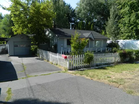 2140 Gettle St, Klamath Falls, OR 97603