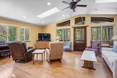 648 Green Tree Loop, Grants Pass, OR 97527 photo 16
