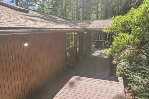 648 Green Tree Loop, Grants Pass, OR 97527 photo 12