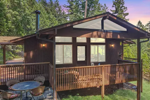 648 Green Tree Loop, Grants Pass, OR 97527 photo 2