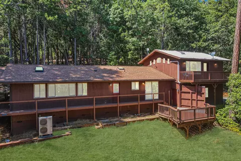 648 Green Tree Loop, Grants Pass, OR 97527