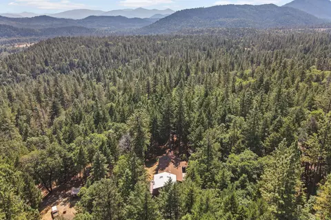 648 Green Tree Loop, Grants Pass, OR 97527 photo 40