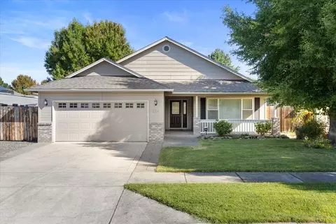 974 Birmingham St, Medford, OR 97501