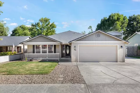 Exterior - 486 Westminster Dr, Eagle Point, OR 97524 photo 1 of 7