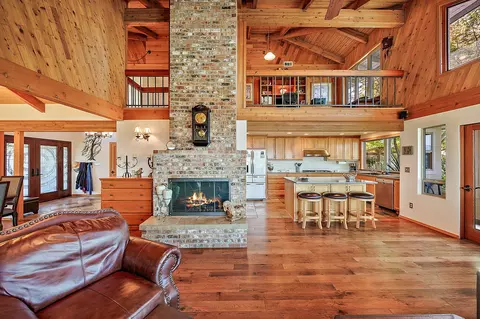 228 Mariposa Ter, Medford, OR 97504