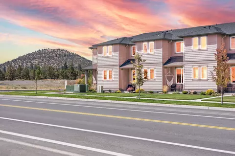 2523 NE Purcell Blvd, Bend, OR 97701