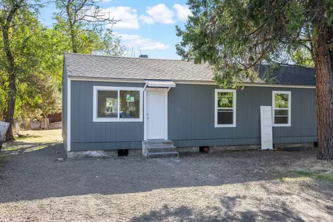 128 130 Onyx St, Eagle Point, OR 97524 photo 4