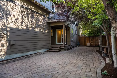 21380 Oakview Dr, Bend, OR 97701 photo 38