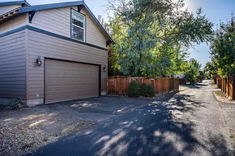 21380 Oakview Dr, Bend, OR 97701 photo 43
