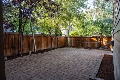 21380 Oakview Dr, Bend, OR 97701 photo 23