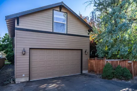 21380 Oakview Dr, Bend, OR 97701 photo 42