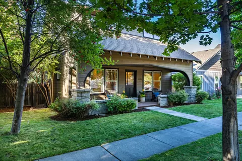21380 Oakview Dr, Bend, OR 97701 photo 3