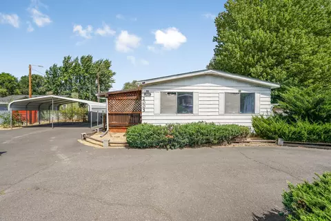 2005 W 10th St, The Dalles, OR 97058