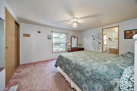 301 E Crow Rd, Merlin, OR 97532 photo 11