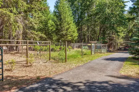 301 E Crow Rd, Merlin, OR 97532 photo 16