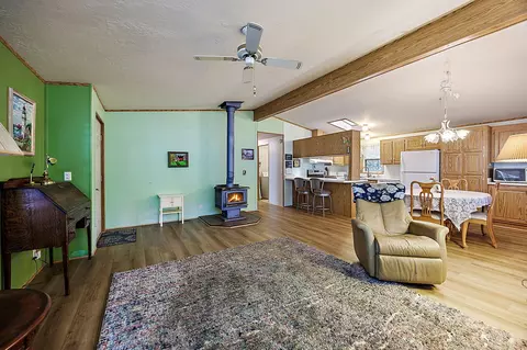 301 E Crow Rd, Merlin, OR 97532 photo 6