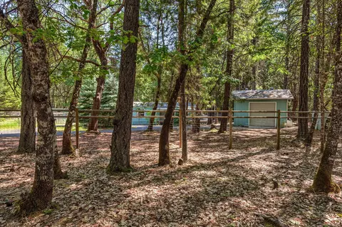 301 E Crow Rd, Merlin, OR 97532 photo 23