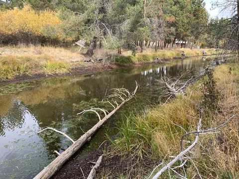 17032 Island Loop Way, Bend, OR 97707