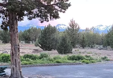 65300 Concorde Ln, Bend, OR 97703 photo 3