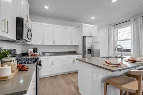Kitchen - 63220 Peale St, Bend, OR 97701 photo 1 of 3