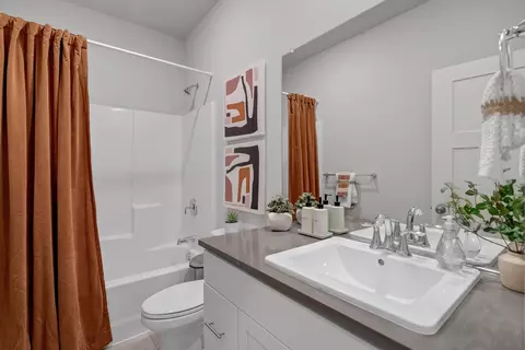 Bath - 63220 Peale St, Bend, OR 97701 photo 2 of 3