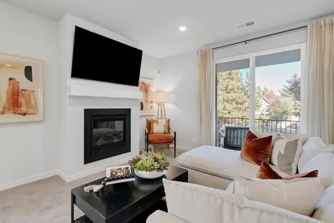 Living - 63220 Peale St, Bend, OR 97701 photo 1 of 2