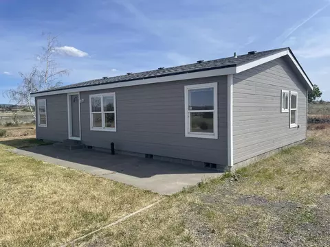 1855 NE Bendover Rd, Madras, OR 97741