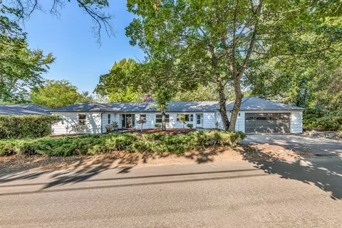 127 Valley View Dr, Medford, OR 97504