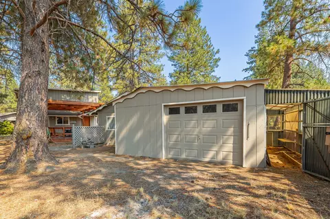 18995 Baker Rd, Bend, OR 97702 photo 45