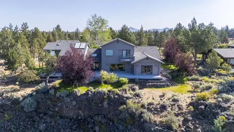 6322 NW Atkinson Ave, Redmond, OR 97756