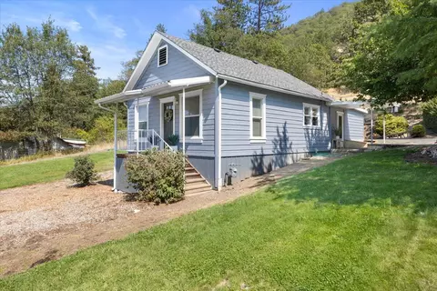 5280 N River Rd, Rogue River, OR 97537