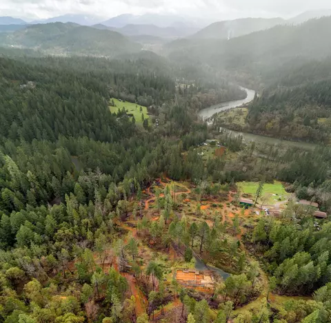 200 Hog Creek Rd, Merlin, OR 97532