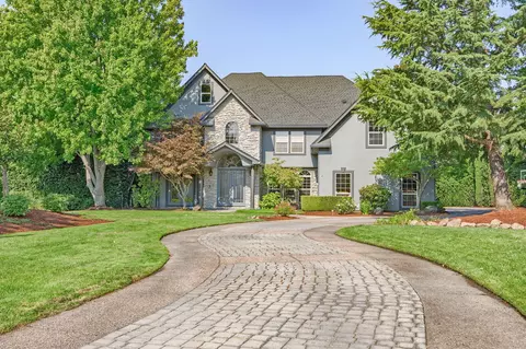 3501 Cherry Ln, Medford, OR 97504