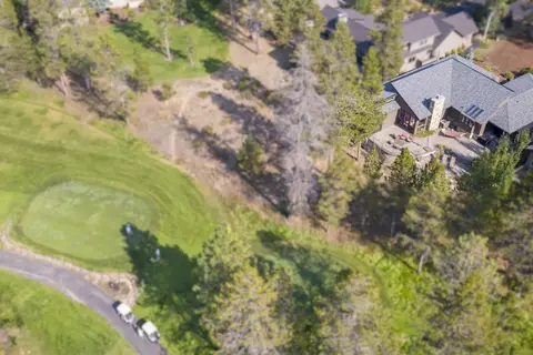 View/Area - 17798 Big Leaf Ln, Sunriver, OR 97707 photo 3 of 4