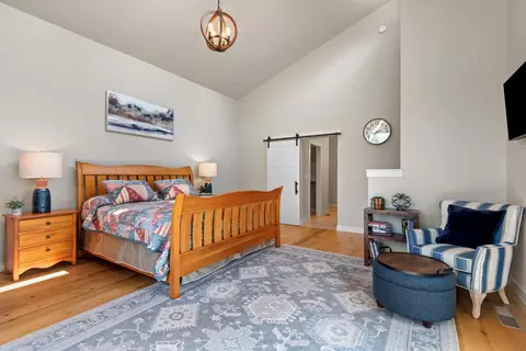 Bedroom - 17798 Big Leaf Ln, Sunriver, OR 97707 photo 1 of 8