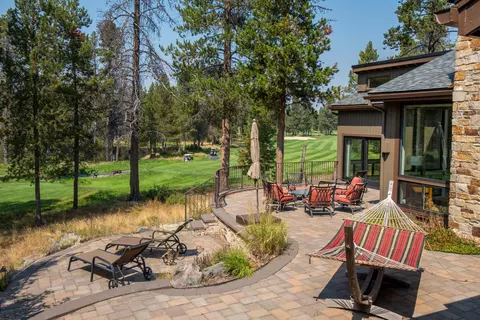 Exterior - 17798 Big Leaf Ln, Sunriver, OR 97707 photo 3 of 4