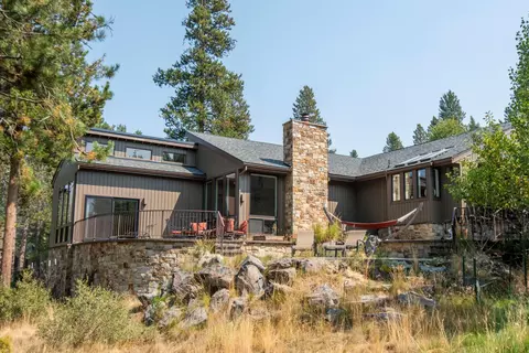 Exterior - 17798 Big Leaf Ln, Sunriver, OR 97707 photo 4 of 4