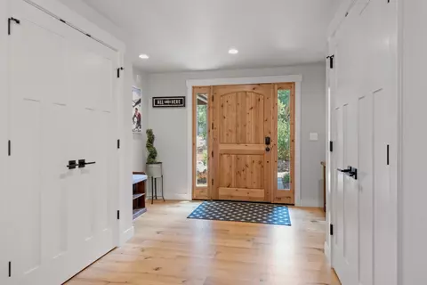 Entry Way - 17798 Big Leaf Ln, Sunriver, OR 97707 photo 1 of 2