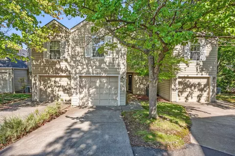 462 Lori Ln, Ashland, OR 97520
