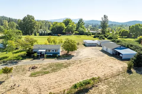 3003 Walnut Ave, Grants Pass, OR 97527