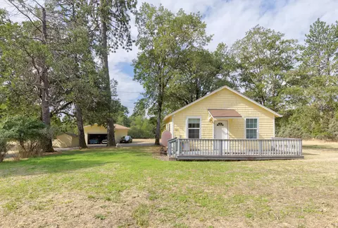 6901 Tunnel Loop Rd, Grants Pass, OR 97526