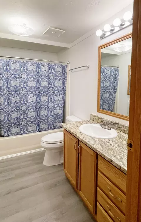 555 Freeman Rd #60, Central Point, OR 97502 photo 13