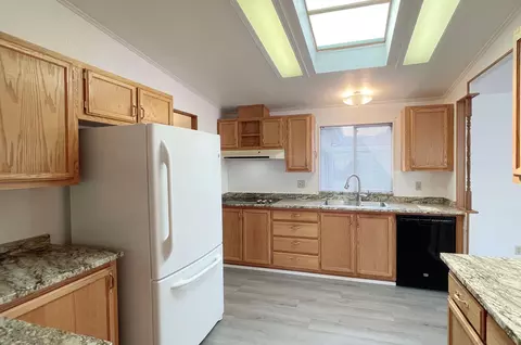 555 Freeman Rd #60, Central Point, OR 97502 photo 10