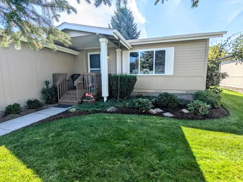 1188 NE 27th St #35, Bend, OR 97701