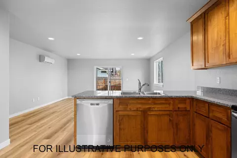 4746 Gebhard Rd, Central Point, OR 97502 photo 7