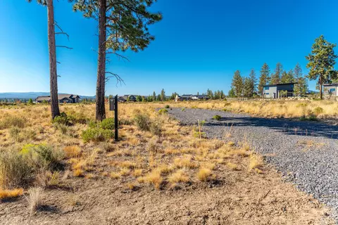 19031 Horizon View Dr, Bend, OR 97703