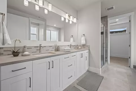 Bath - 3114 NW Celilo Ln, Bend, OR 97703 photo 1 of 2